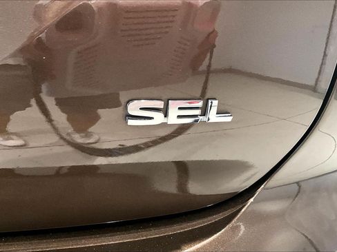 Used 2024 Mitsubishi Outlander SEL AWD/4WD image 24