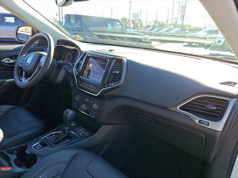 Certified 2021 Jeep Cherokee Latitude Lux w/ Comfort/Convenience Group image 11