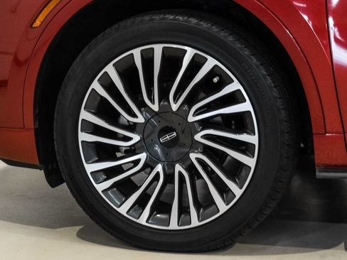 Used 2022 Lincoln Corsair AWD w/ Premium Package image 57