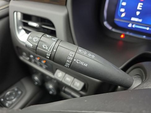 Used 2024 Chevrolet Tahoe Premier w/ Premium Package image 31