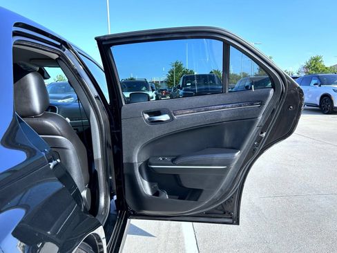 Used 2022 Chrysler 300 Touring L w/ Comfort Group AWD/4WD image 17