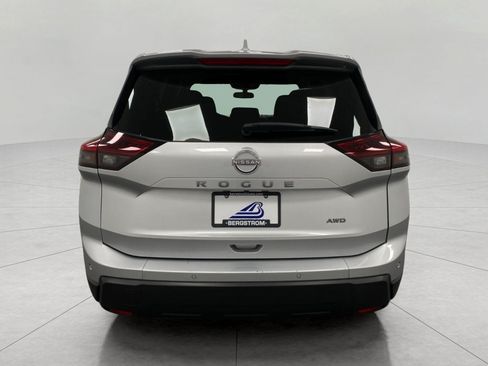 Certified 2025 Nissan Rogue SV AWD/4WD image 4