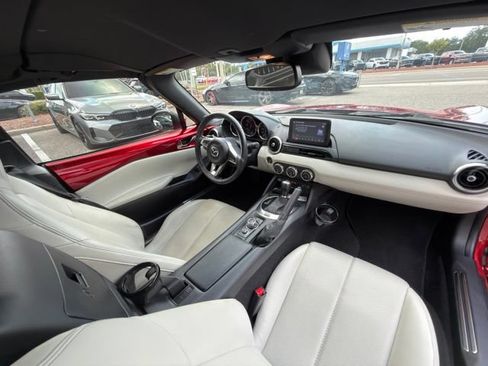 Used 2021 MAZDA MX-5 Miata RF Grand Touring w/ Appearance Package RWD image 10
