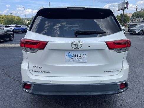 Used 2017 Toyota Highlander Limited AWD/4WD image 5