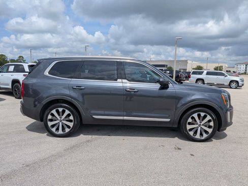 Used 2021 Kia Telluride S FWD image 4