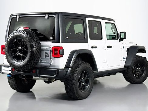 Used 2024 Jeep Wrangler Willys image 11