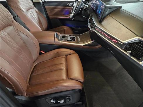 Used 2023 BMW X7 xDrive40i w/ Executive Package image 22