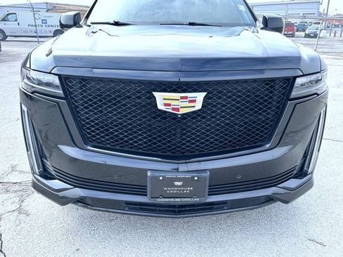 Certified 2022 Cadillac Escalade Sport Platinum image 9