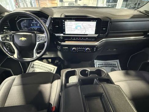 Used 2025 Chevrolet Silverado 1500 LT AWD/4WD image 37