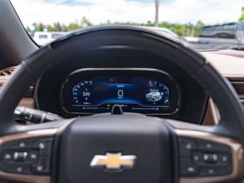 Used 2024 Chevrolet Suburban High Country w/ Advanced Technology Package image 42