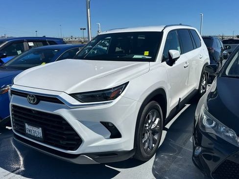 Used 2024 Toyota Grand Highlander AWD Hybrid image 1