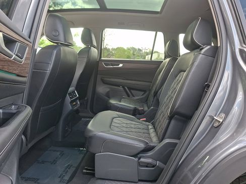 Used 2024 Volkswagen Atlas SEL Premium R-Line AWD/4WD image 10