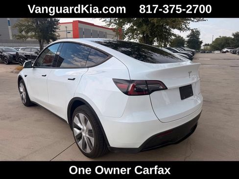 Used 2023 Tesla Model Y Long Range AWD/4WD image 2