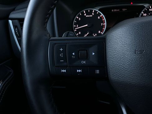 Used 2025 Nissan Rogue SV image 32