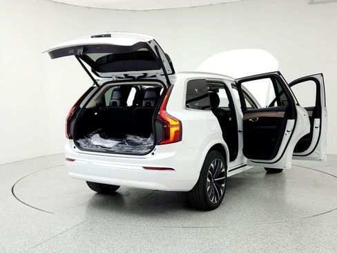 New 2025 Volvo XC90 T8 Plus w/ Protection Package Premier image 11