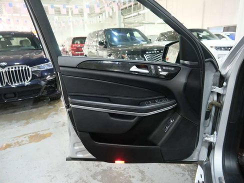 Used 2018 Mercedes-Benz GLS 550 4MATIC w/ Driver Assistance Package image 18
