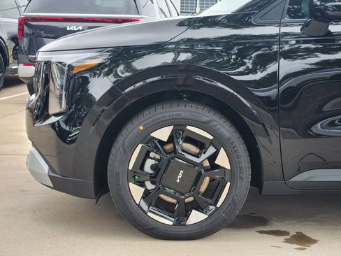 New 2026 Kia Carnival EX FWD image 5