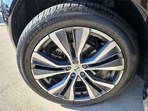 Used 2022 Volvo XC60 B5 Momentum w/ Climate Package image 29