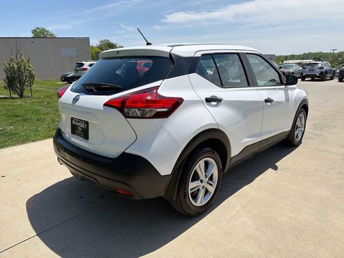 Used 2020 Nissan Kicks S FWD image 6