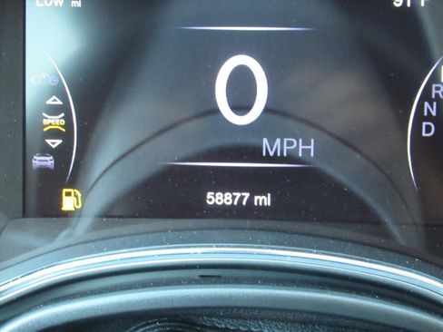 Used 2019 Jeep Grand Cherokee Laredo w/ Security & Convenience Group AWD/4WD image 27
