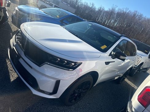 Used 2022 Kia Sorento SX image 3
