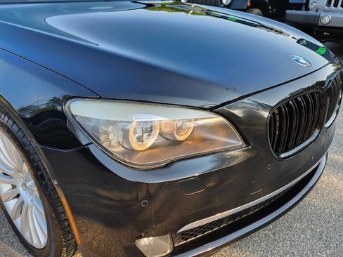 Used 2011 BMW 750Li xDrive image 21