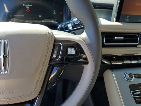 Used 2023 Lincoln Aviator 2WD w/ Premium Package image 26