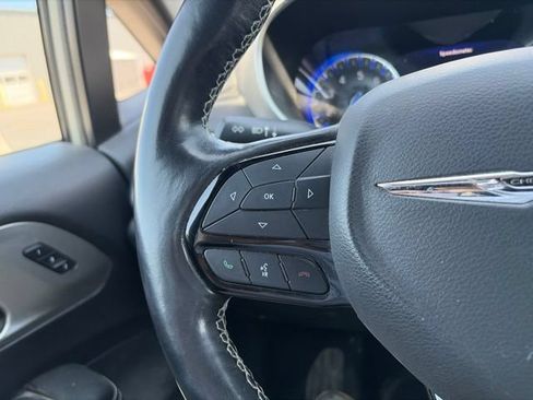 Used 2020 Chrysler Pacifica Touring-L w/ Advanced Safetytec Group AWD/4WD image 10