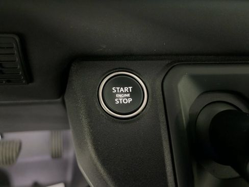 Used 2024 Land Rover Defender 110 X-Dynamic SE AWD/4WD image 23