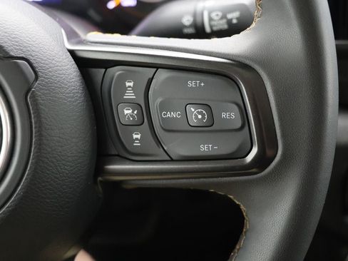 Used 2024 Jeep Gladiator Sport AWD/4WD image 21