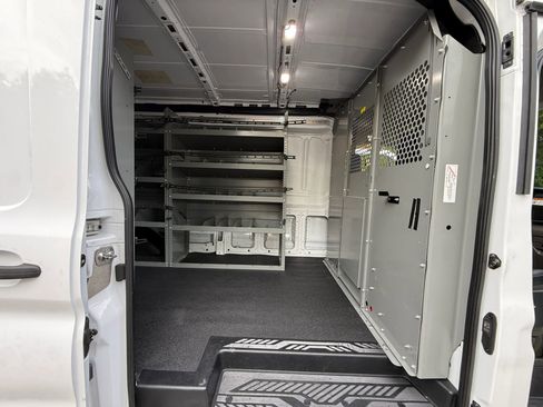 Used 2022 Ford Transit 250 Medium Roof image 16