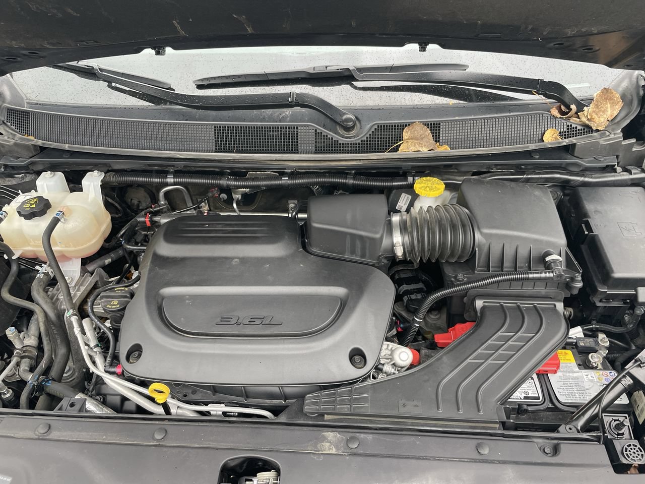 Used 2025 Chrysler Pacifica Select FWD image 41