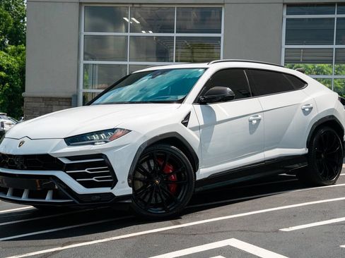 Used 2019 Lamborghini Urus AWD/4WD image 2