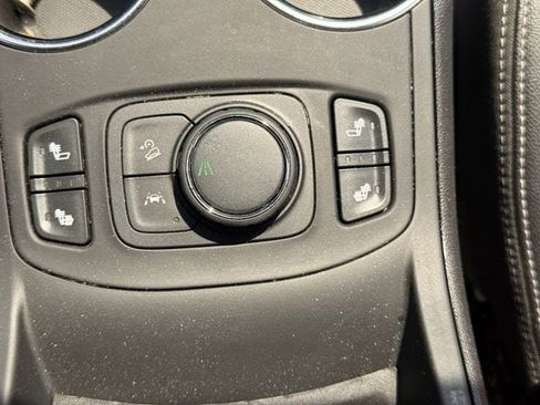 Used 2024 GMC Terrain SLT FWD image 21