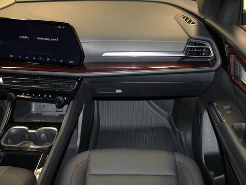Used 2025 Chevrolet Traverse Z71 w/ LPO, Floor Liner Package AWD/4WD image 34