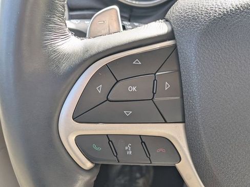 Used 2017 Jeep Grand Cherokee Limited image 29