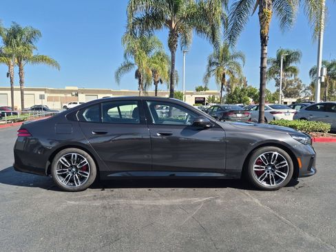 Used 2026 BMW 530i w/ M Sport Package RWD image 11