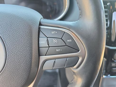 Used 2020 Jeep Grand Cherokee Altitude AWD/4WD image 17