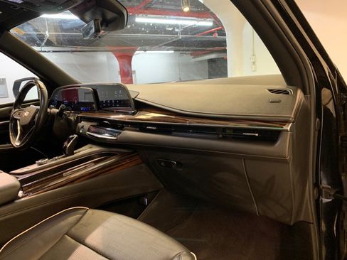 Used 2023 Cadillac Escalade Premium Luxury w/ Performance Package AWD/4WD image 93