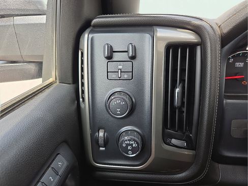Used 2018 Chevrolet Silverado 2500 High Country w/ Duramax Plus Package AWD/4WD image 20