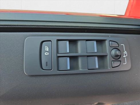 New 2025 Land Rover Discovery Sport S image 28