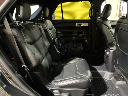 Used 2020 Ford Explorer ST w/ ST Street Pack image 17