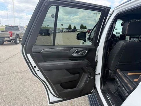 Used 2024 GMC Yukon AT4 w/ AT4 Premium Package AWD/4WD image 11
