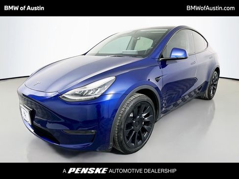 Used 2022 Tesla Model Y Long Range AWD/4WD image 1