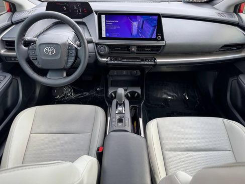 Used 2024 Toyota Prius XLE AWD/4WD image 12