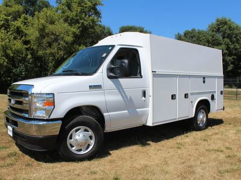 Used 2026 Ford E-350 and Econoline 350 Super Duty w/ Power Equipment Group RWD image 1