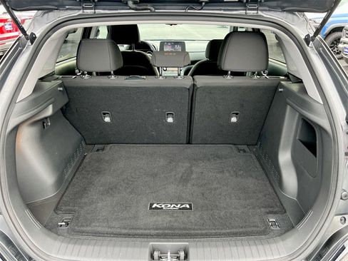 Used 2023 Hyundai Kona SE image 21