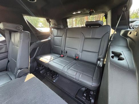 Used 2022 Chevrolet Tahoe RST w/ Luxury Package AWD/4WD image 12