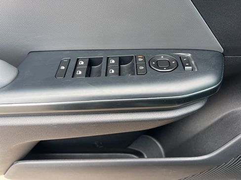 Used 2025 Kia K4 LXS image 38