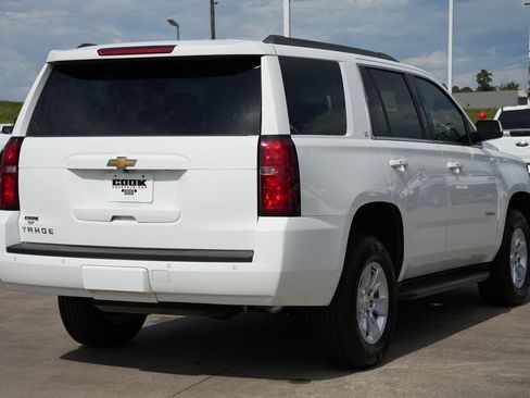 Used 2019 Chevrolet Tahoe LT w/ Luxury Package AWD/4WD image 3